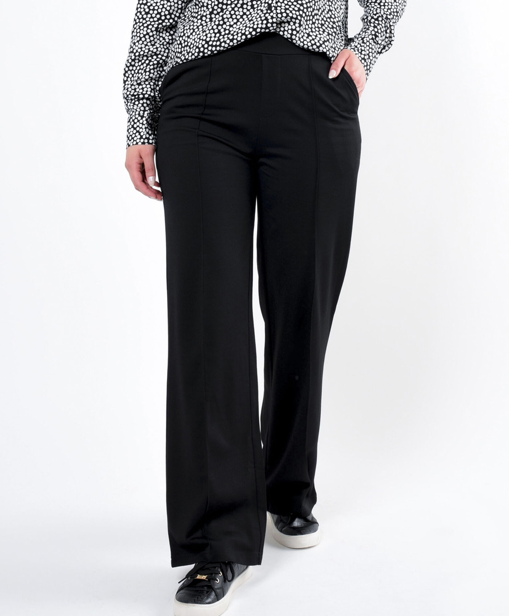 Pantalón mujer corte frontal Pantalón mujer corte frontal