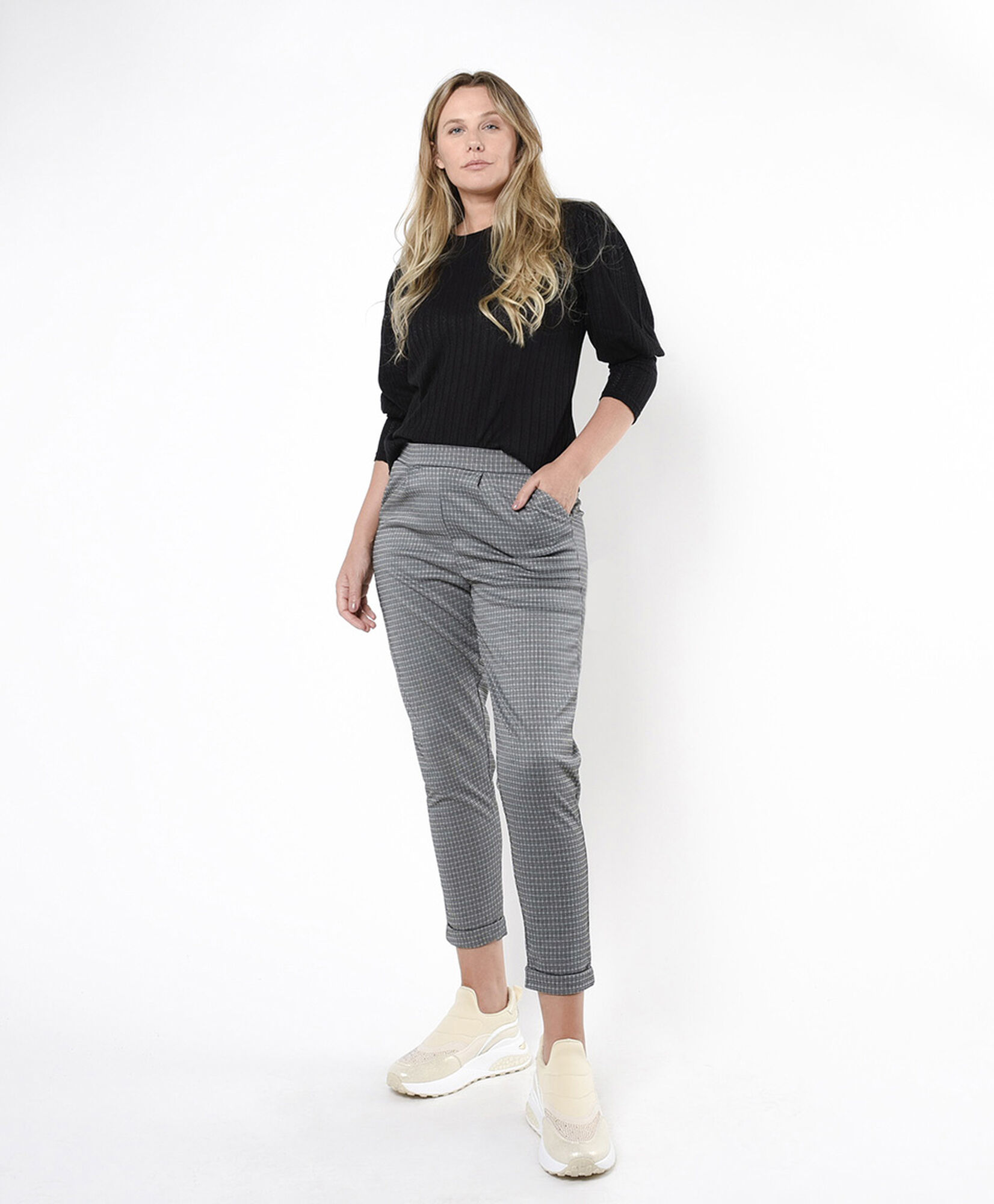 Pantalón mujer pinzas cuadrille skinny fit Pantalón mujer pinzas cuadrille skinny fit