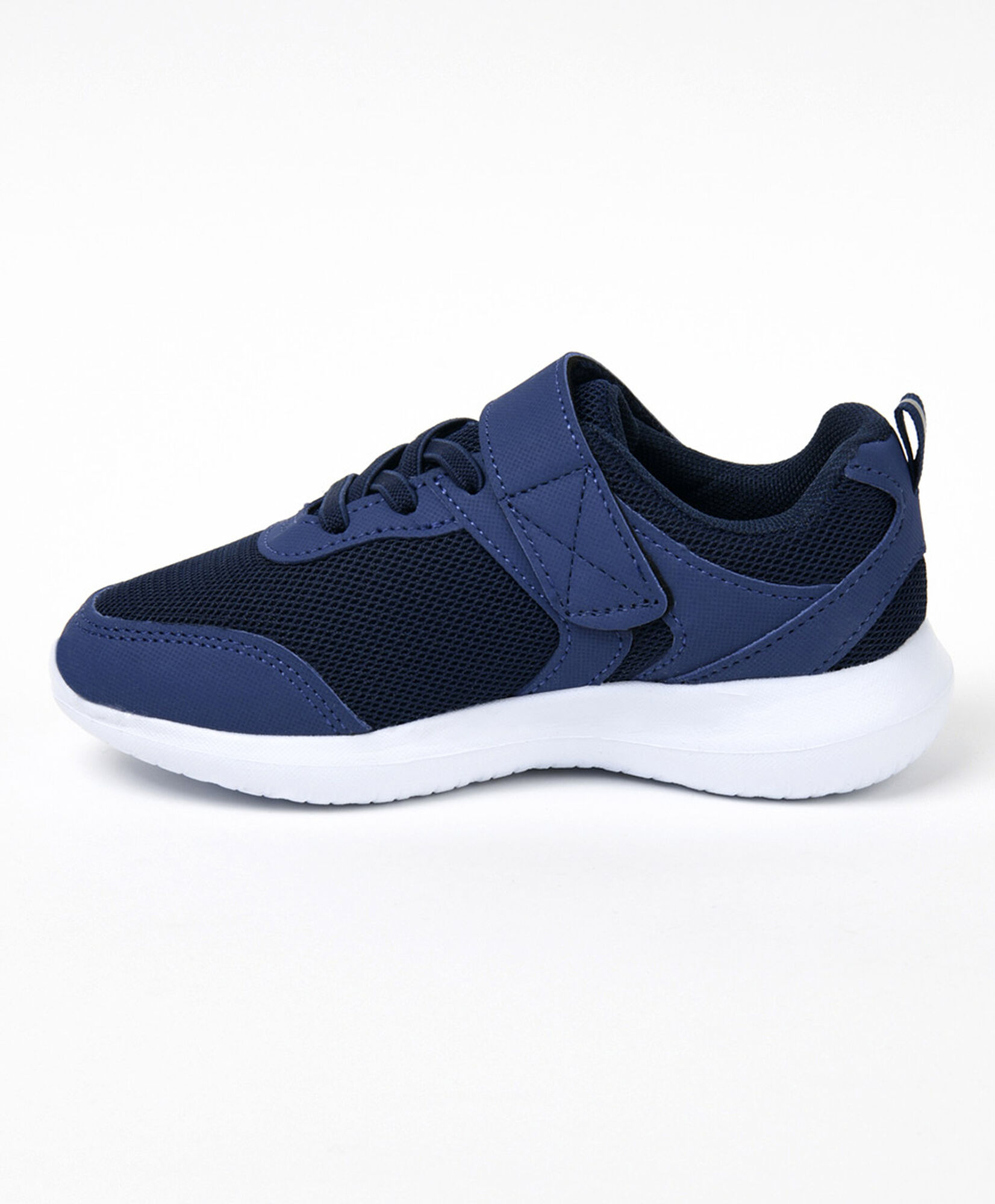 Zapatilla escolar deportiva malla Zapatilla escolar deportiva malla