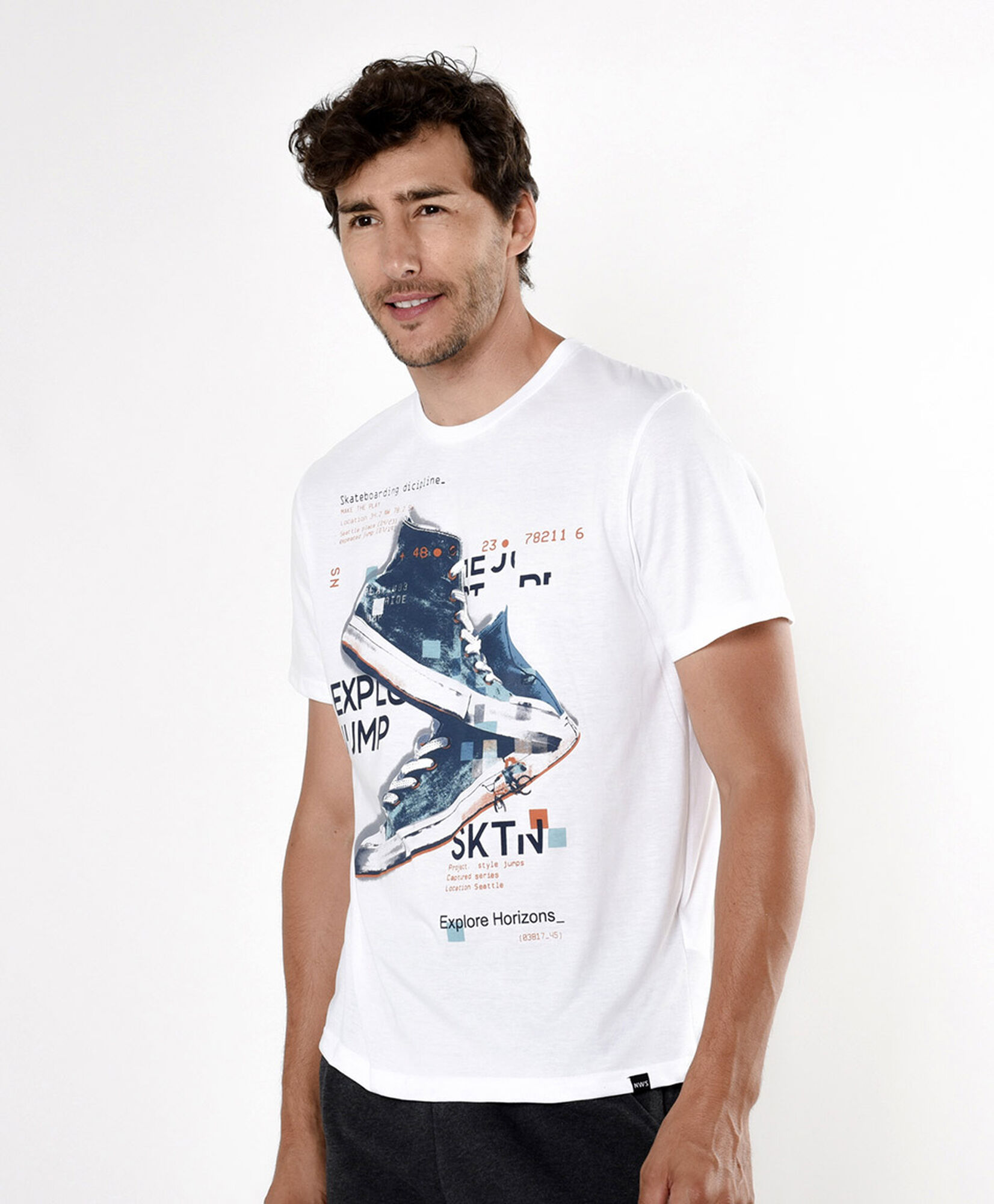 Polera deportiva hombre zapatillas Polera deportiva hombre zapatillas