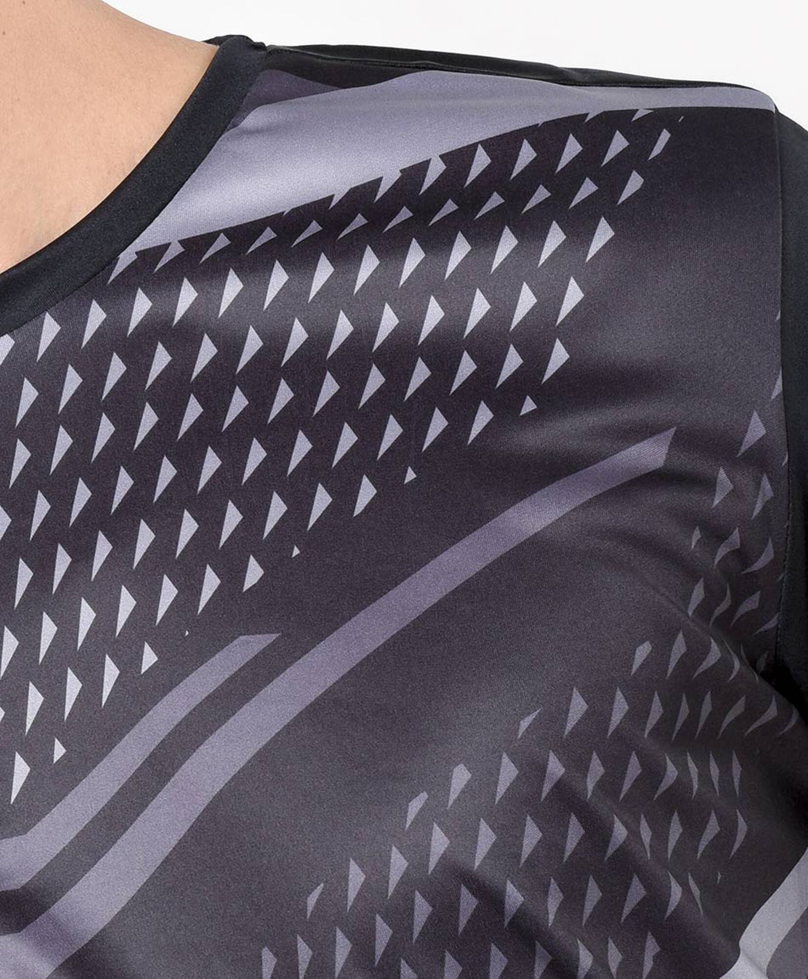 Polera deportiva hombre triángulos Polera deportiva hombre triángulos