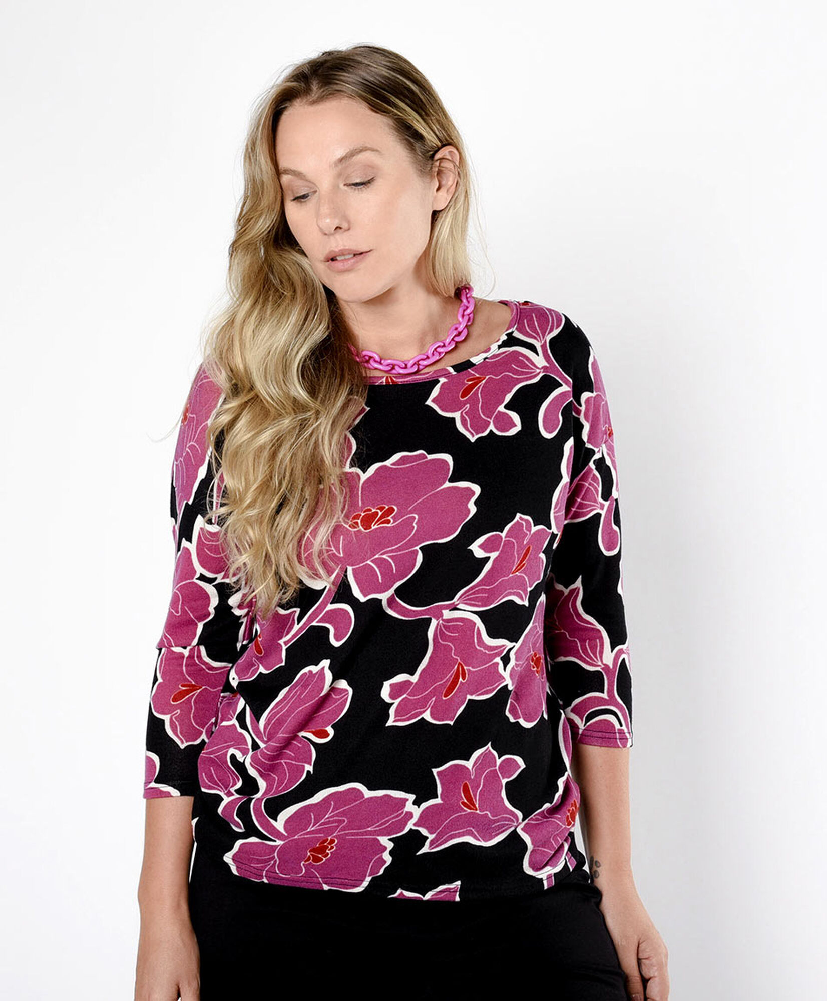 Polera mujer lanosa floreada Polera mujer lanosa floreada