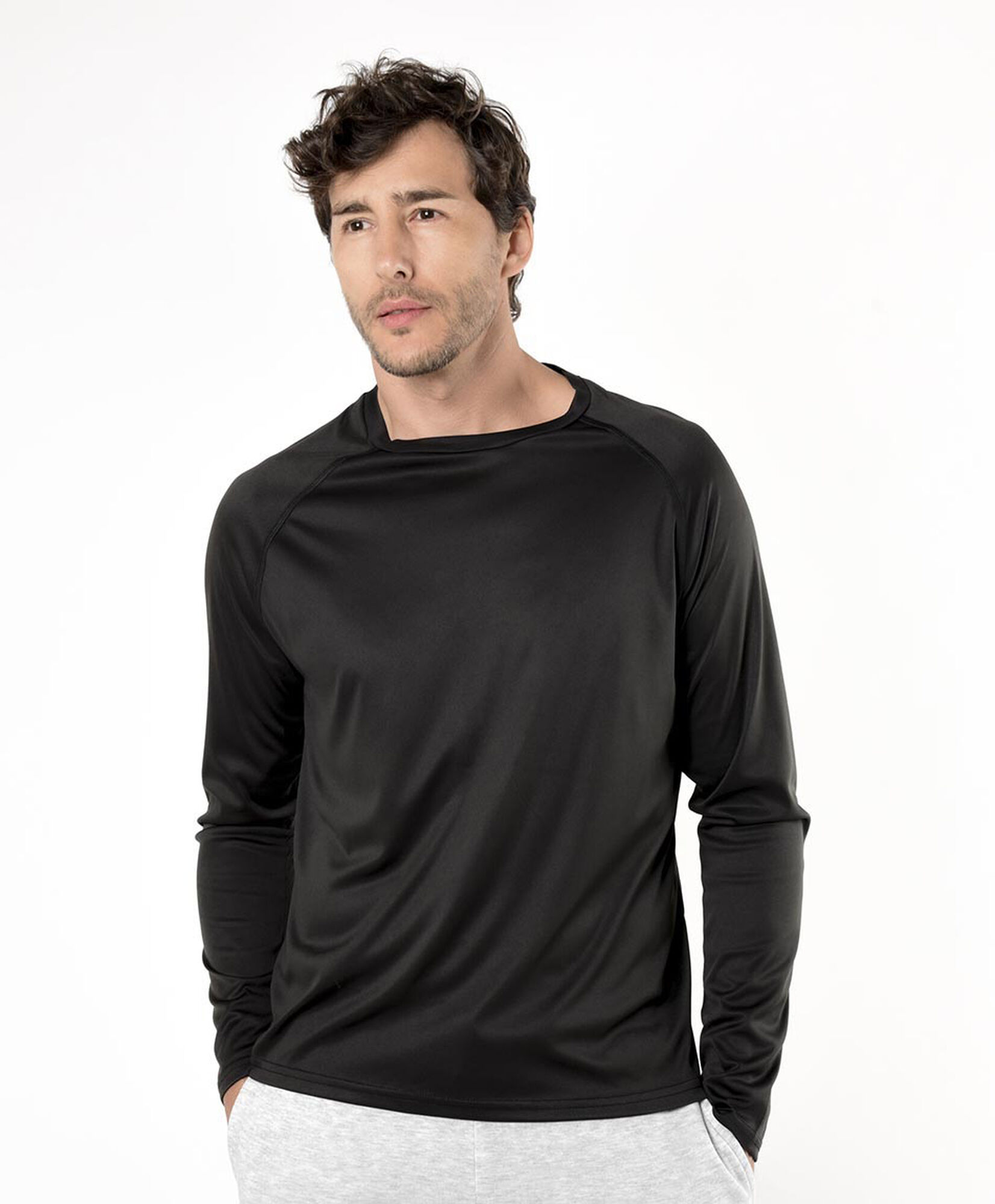 Polera deportiva hombre primera capa Polera deportiva hombre primera capa