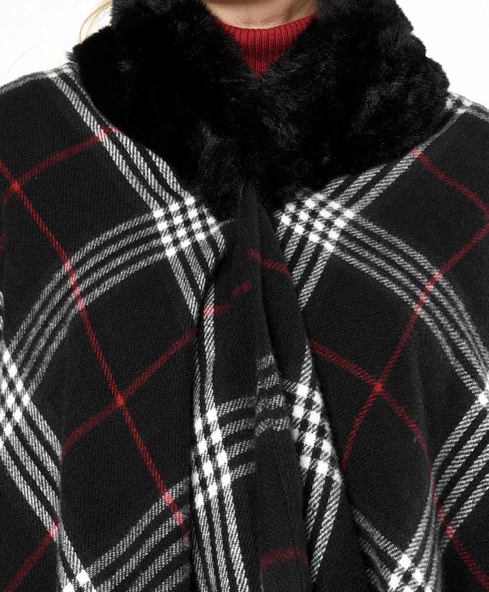 Poncho mujer cuadros cuello pelitos Poncho mujer cuadros cuello pelitos