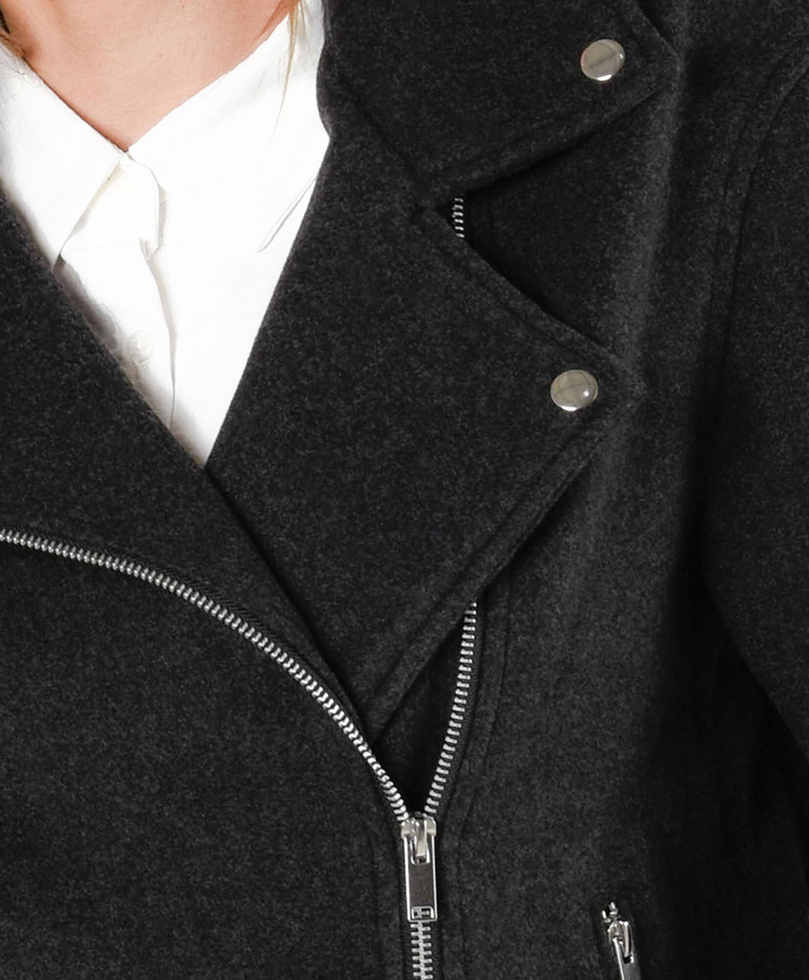 Chaqueta mujer con cinturón crop Chaqueta mujer con cinturón crop