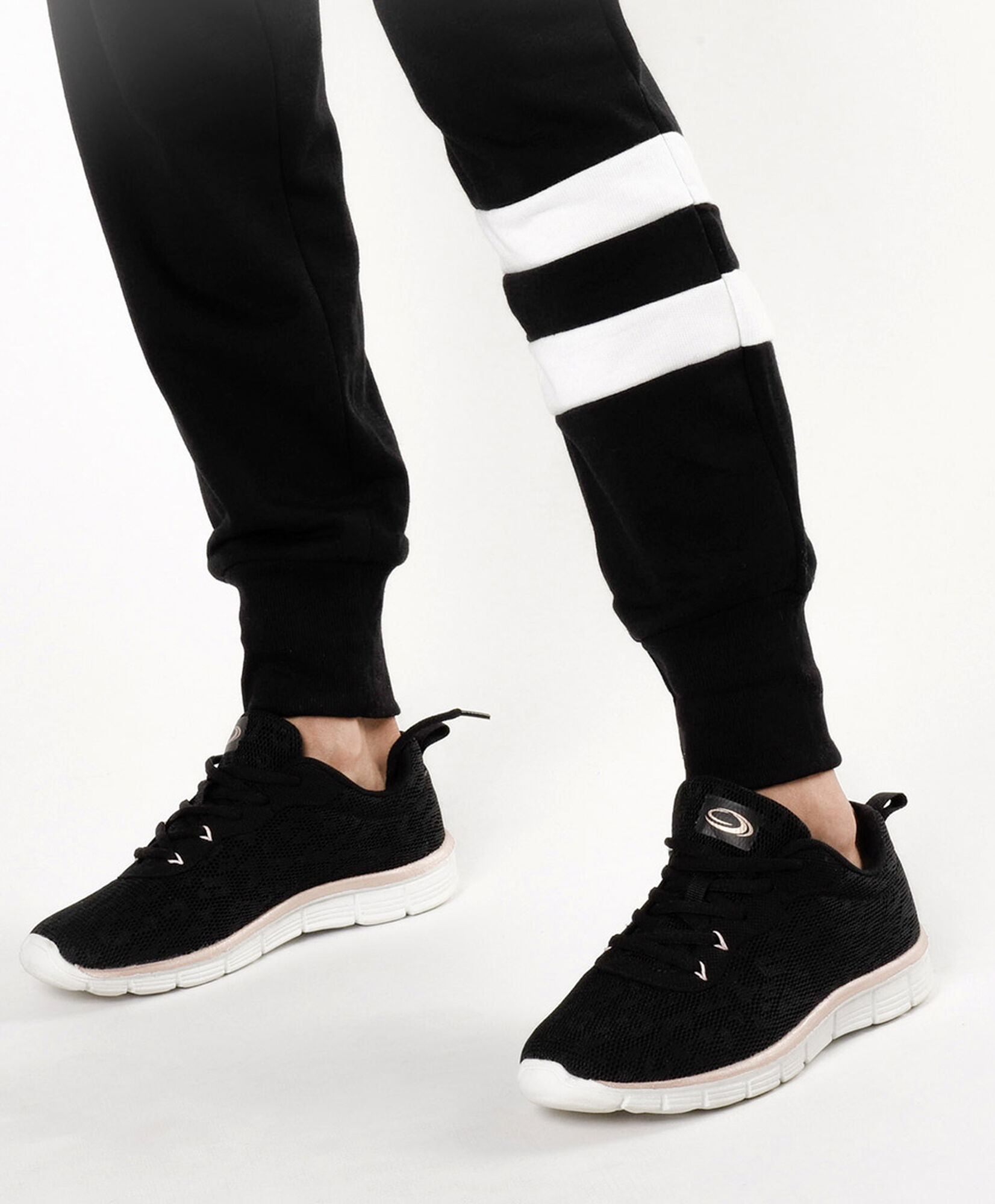 Pantalón de buzo mujer franjas skinny fit Pantalón de buzo mujer franjas skinny fit
