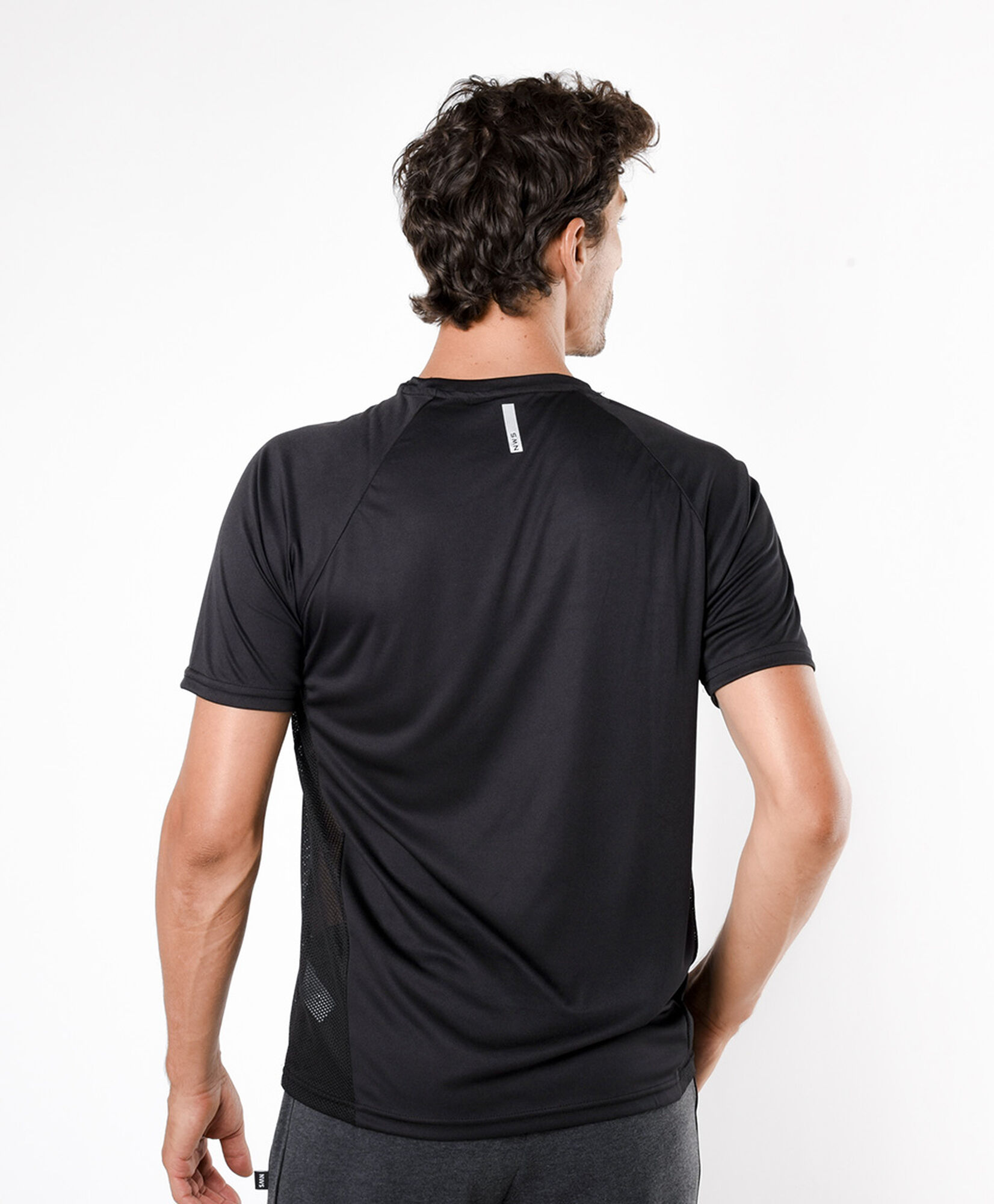 Polera deportiva hombre negra lisa Polera deportiva hombre negra lisa