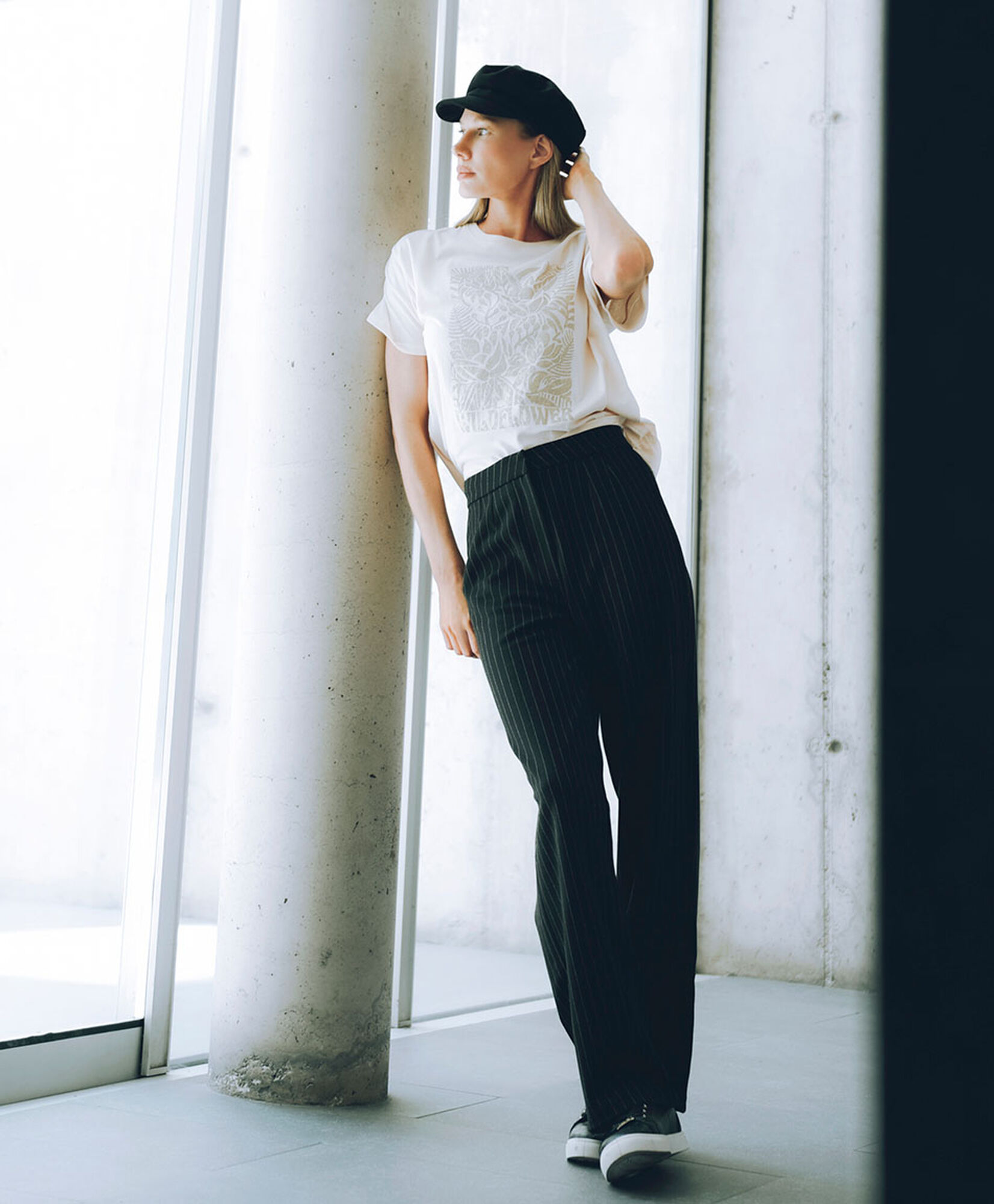 Pantalón mujer líneas verticales wide Pantalón mujer líneas verticales wide