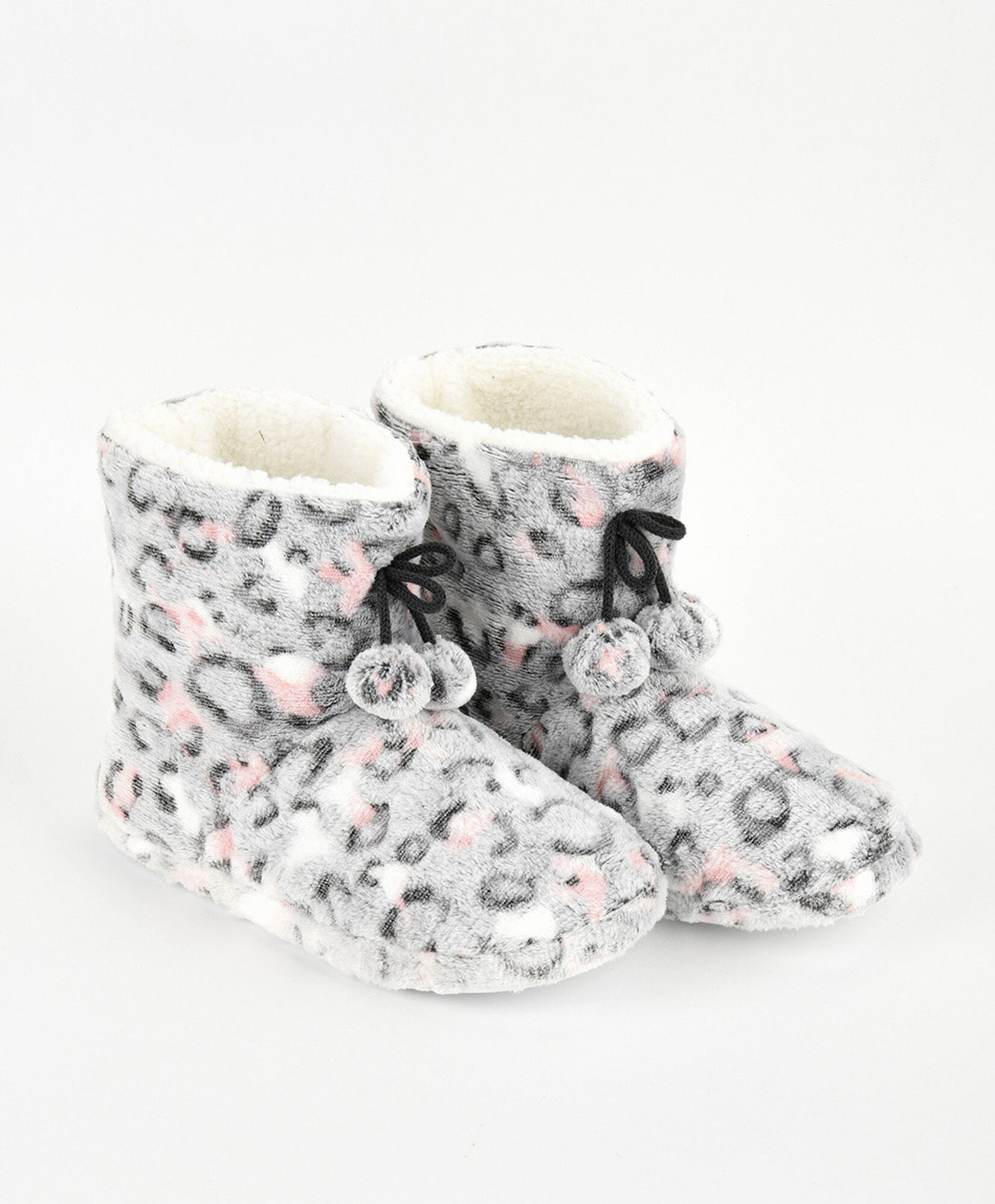 Pantufla mujer animal print caña alta Pantufla mujer animal print caña alta