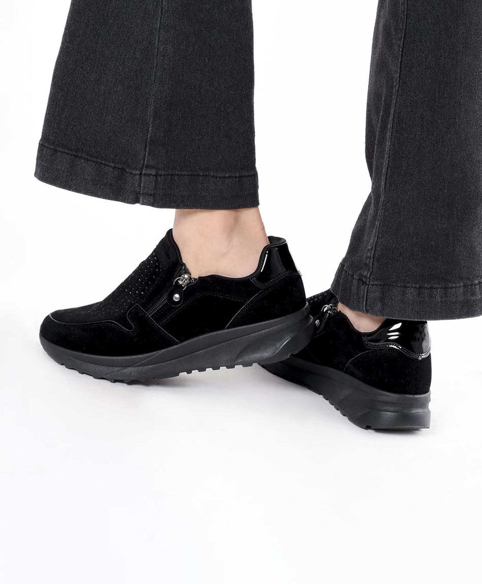 Zapatilla mujer brillos doble cierre Zapatilla mujer brillos doble cierre