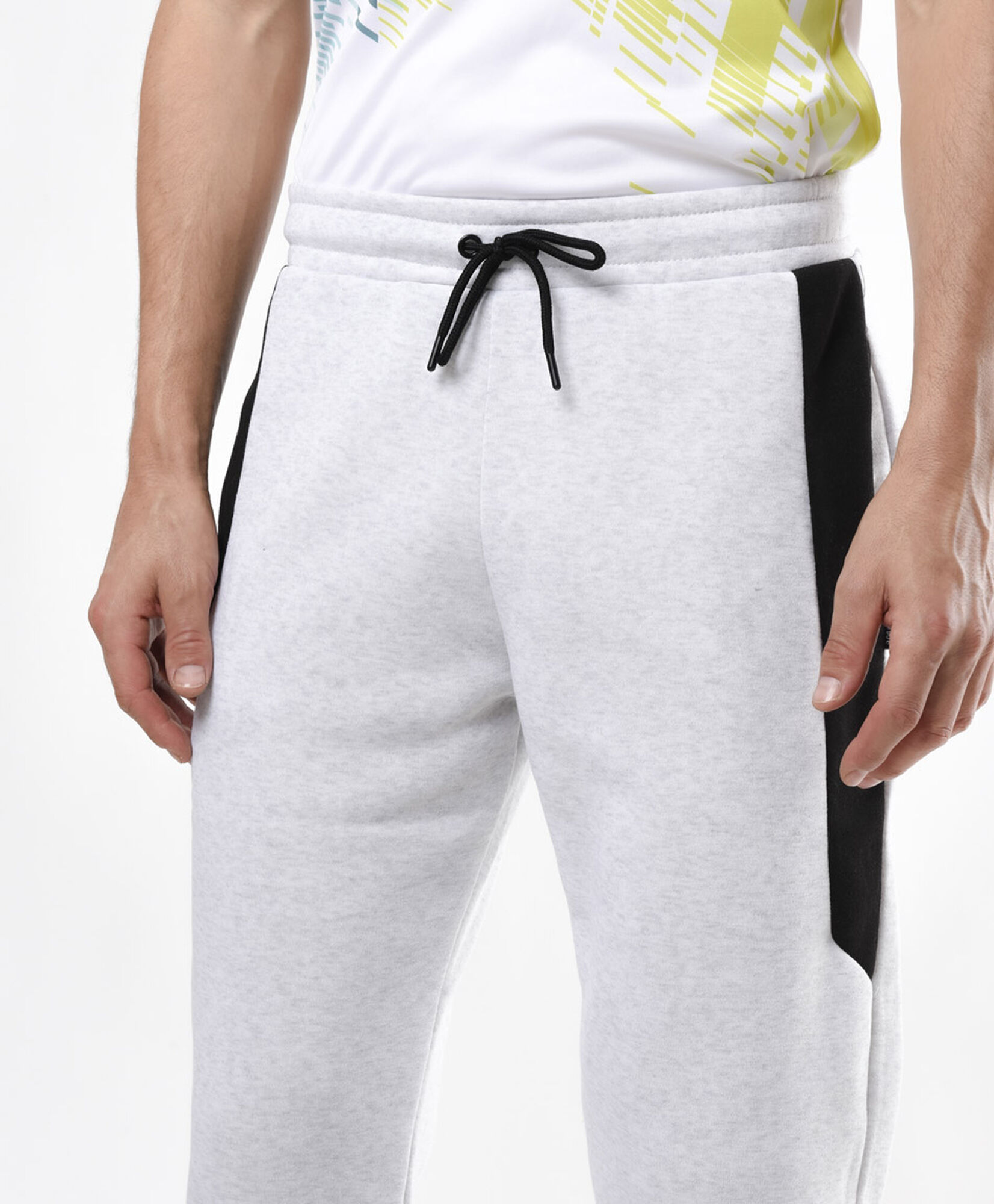 Pantalón de buzo hombre franjas frontales slim fit Pantalón de buzo hombre franjas frontales slim fit