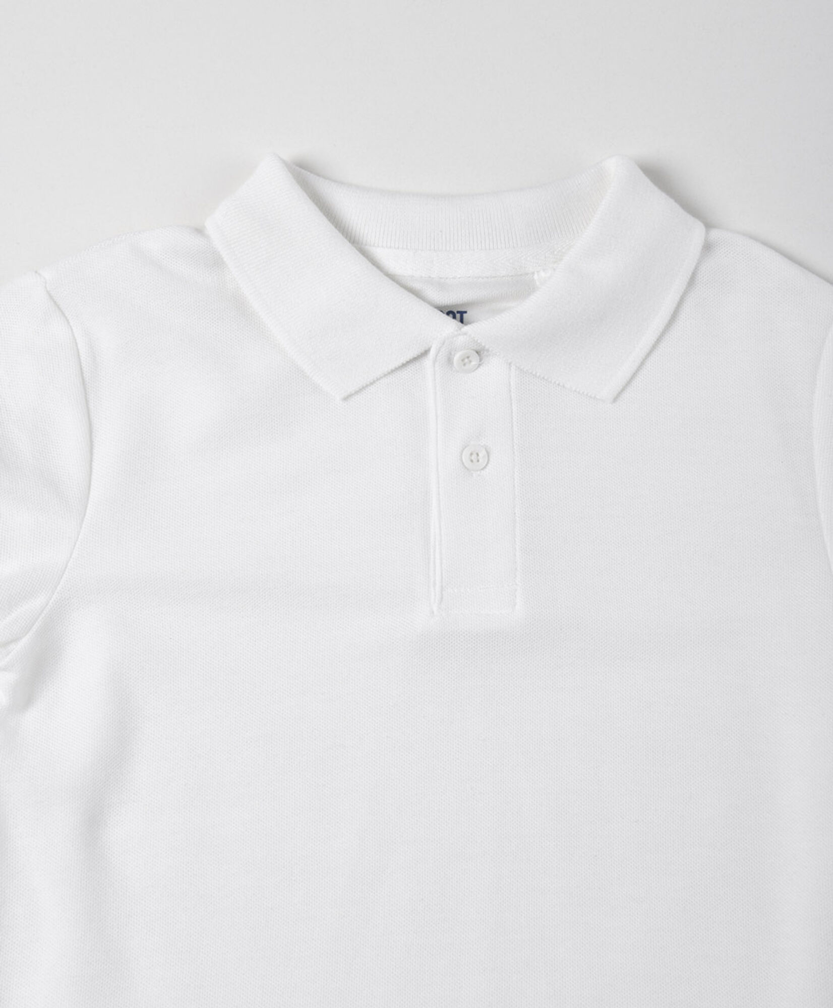 Polera escolar blanca cuello piqué Polera escolar blanca cuello piqué