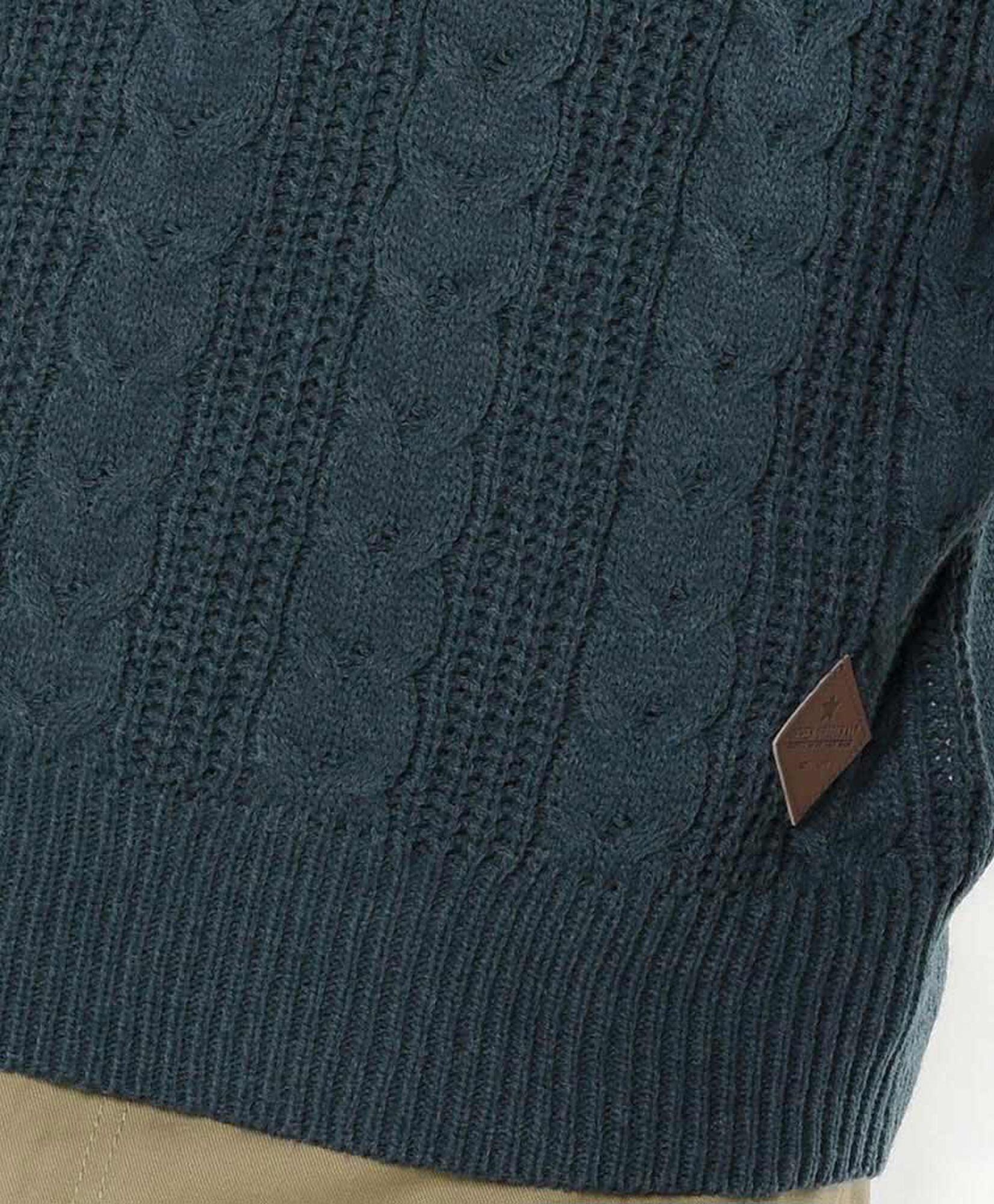 Sweater hombre trenzado cuello en v Sweater hombre trenzado cuello en v