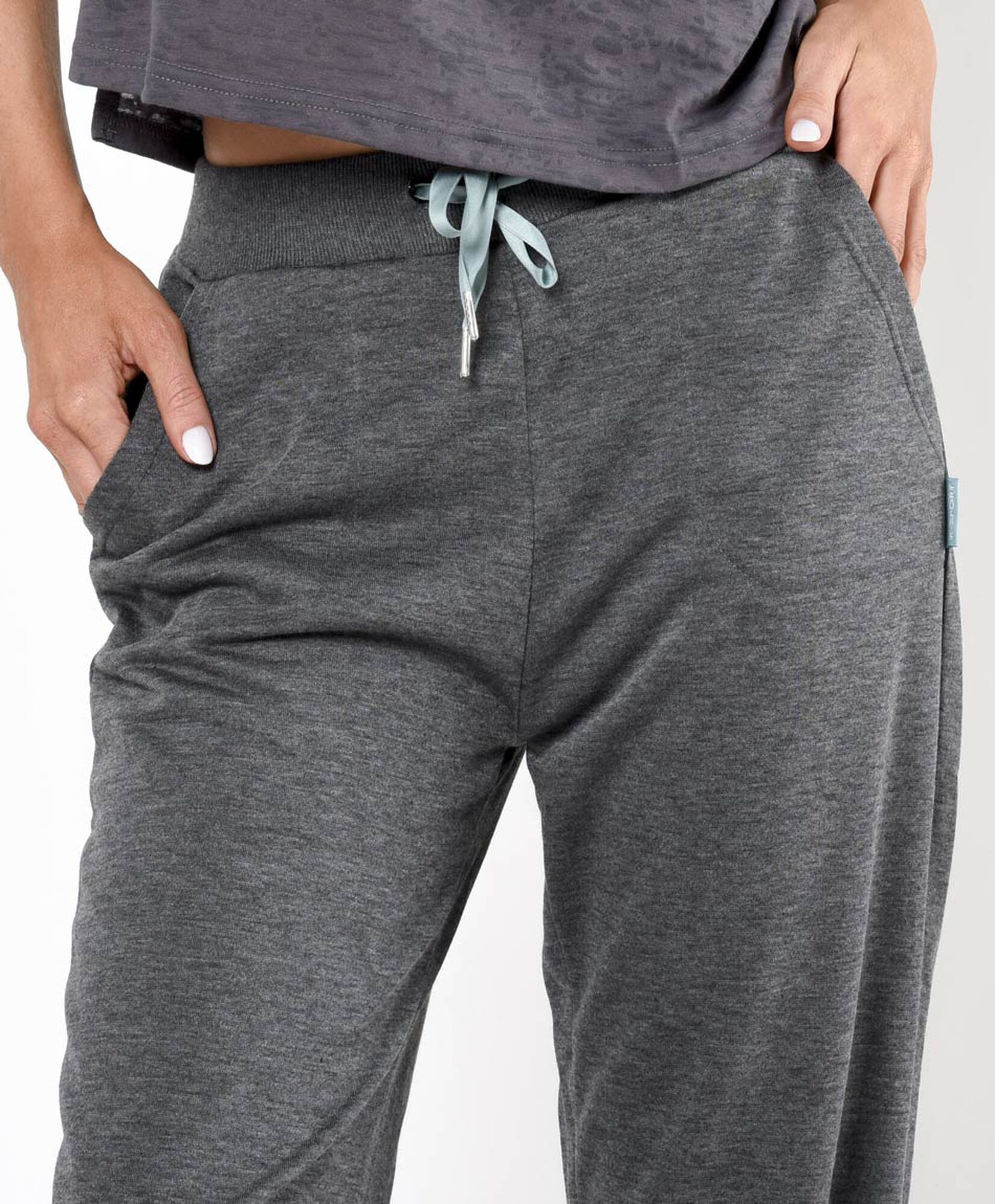 Pantalón mujer básico gris Pantalón mujer básico gris