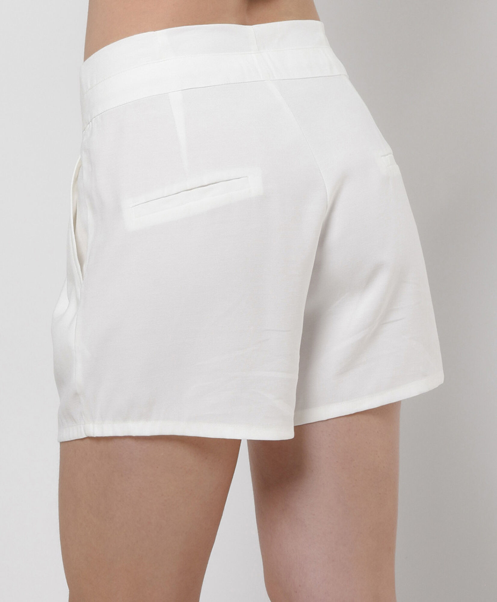 Short mujer clásico pinzas Short mujer clásico pinzas