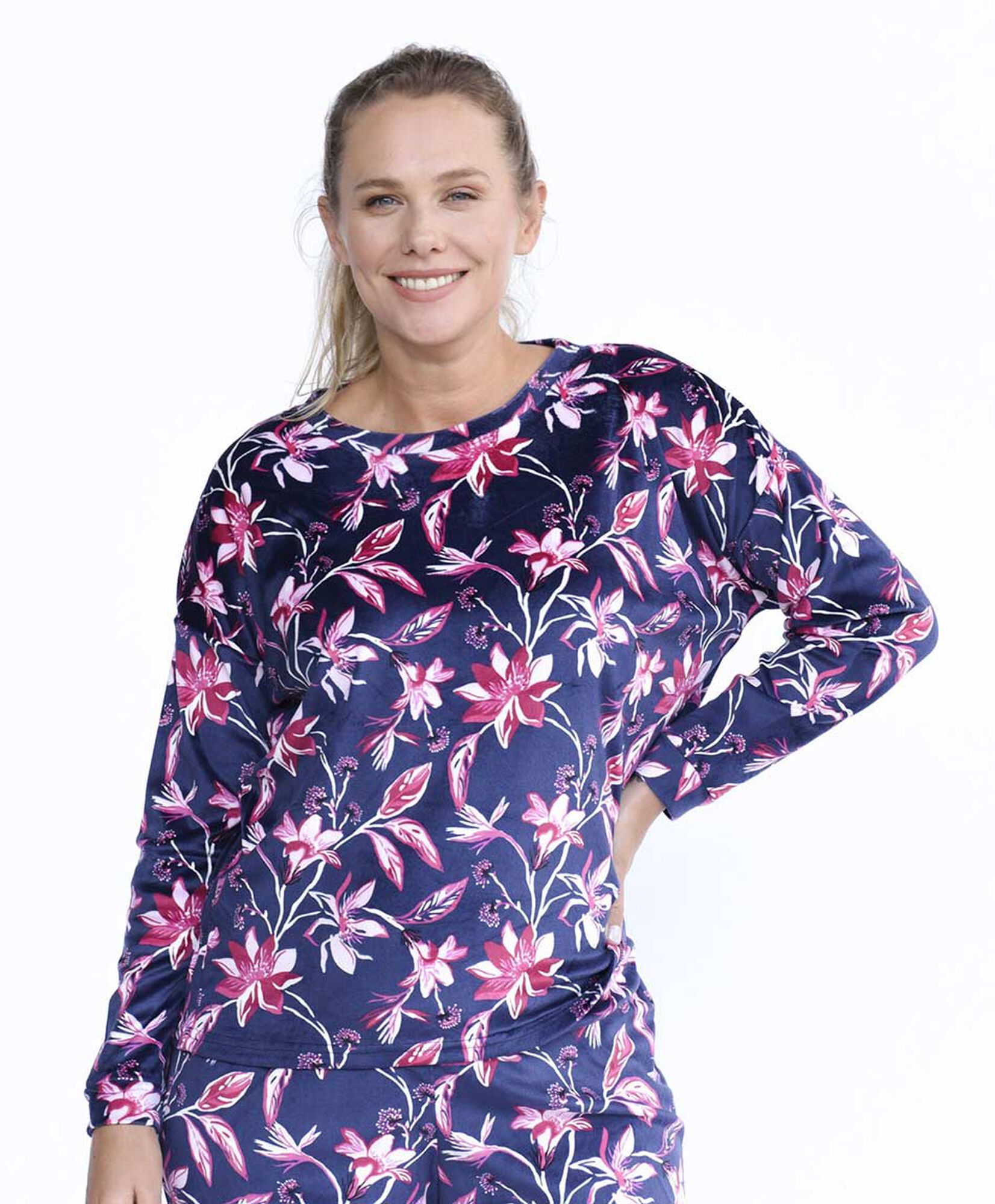 Pijama mujer velvet floreado Pijama mujer velvet floreado