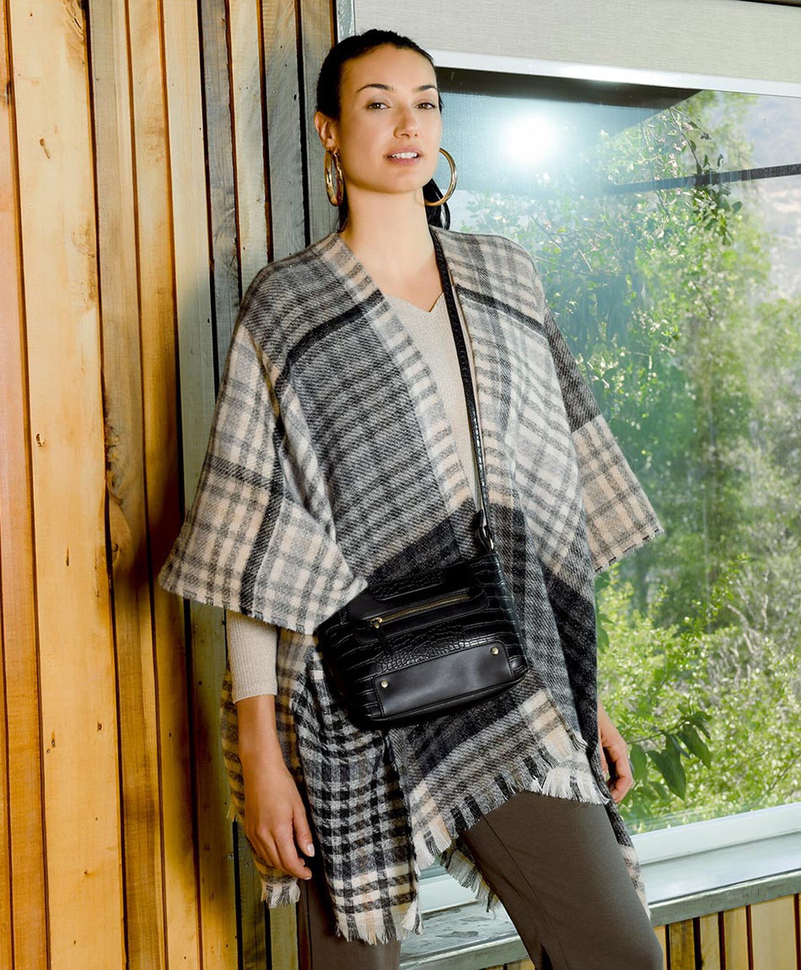 Poncho mujer cuadros brillos Poncho mujer cuadros brillos