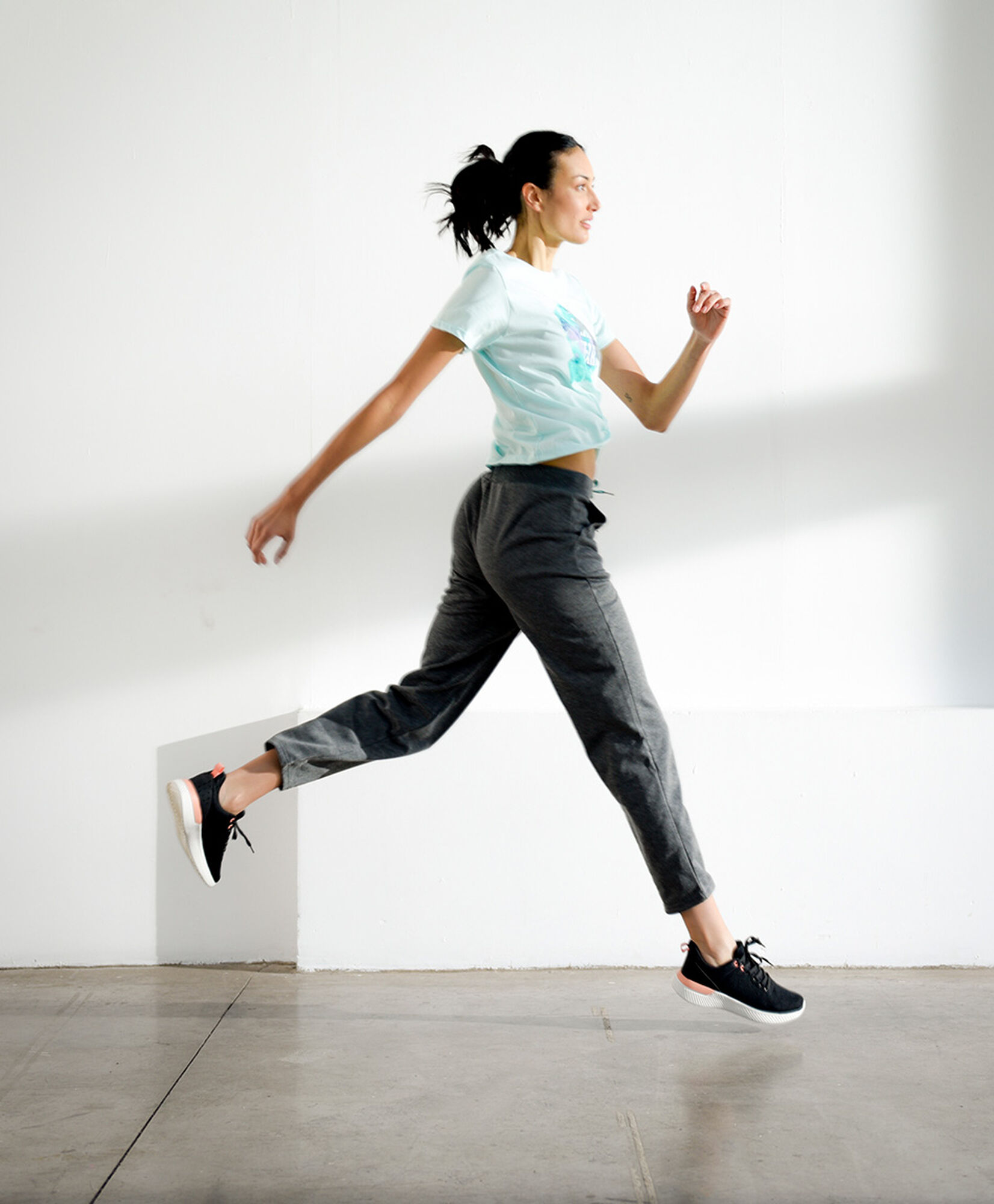 Pantalón mujer básico gris Pantalón mujer básico gris