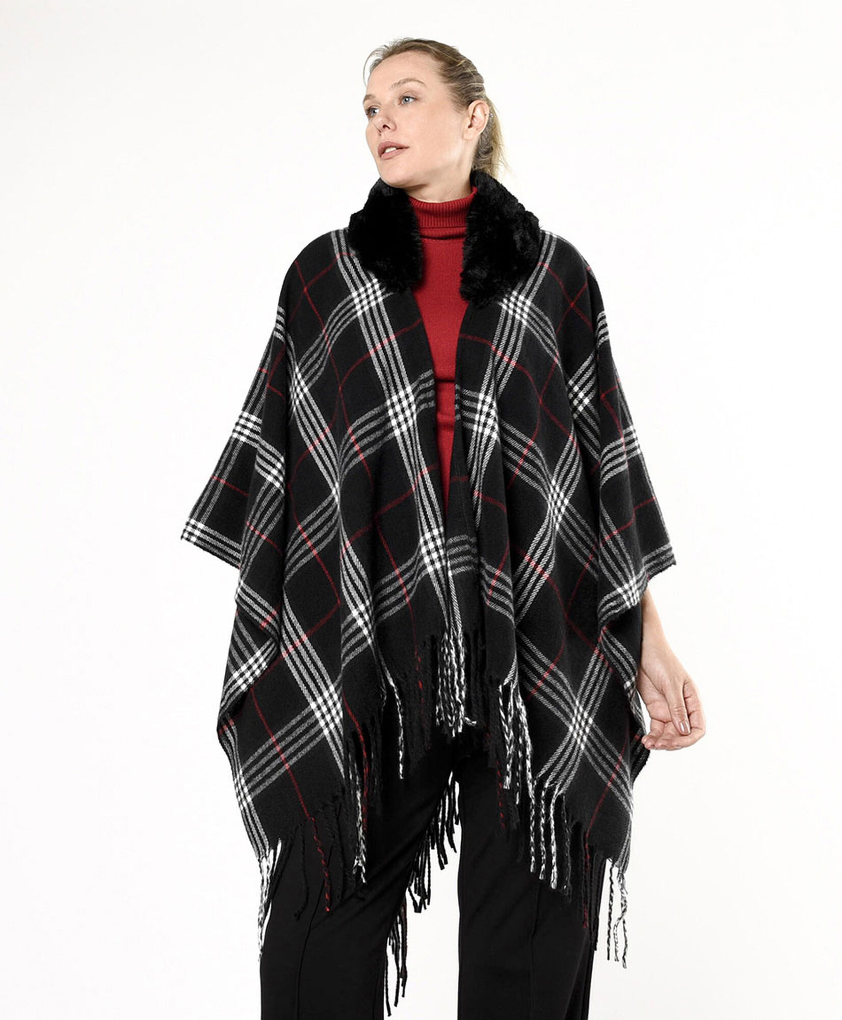 Poncho mujer cuadros cuello pelitos Poncho mujer cuadros cuello pelitos