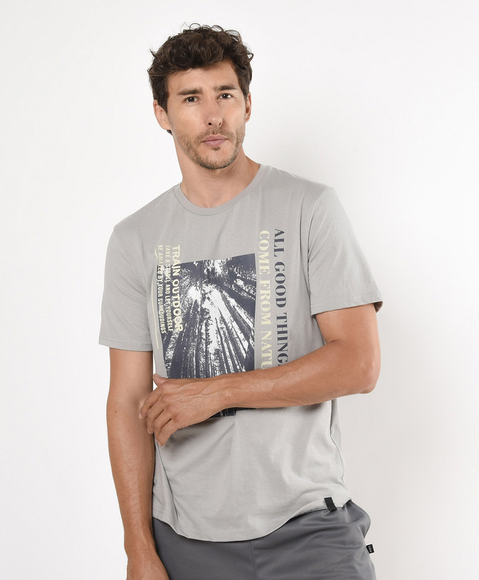 Polera deportiva hombre estampado bosque Polera deportiva hombre estampado bosque