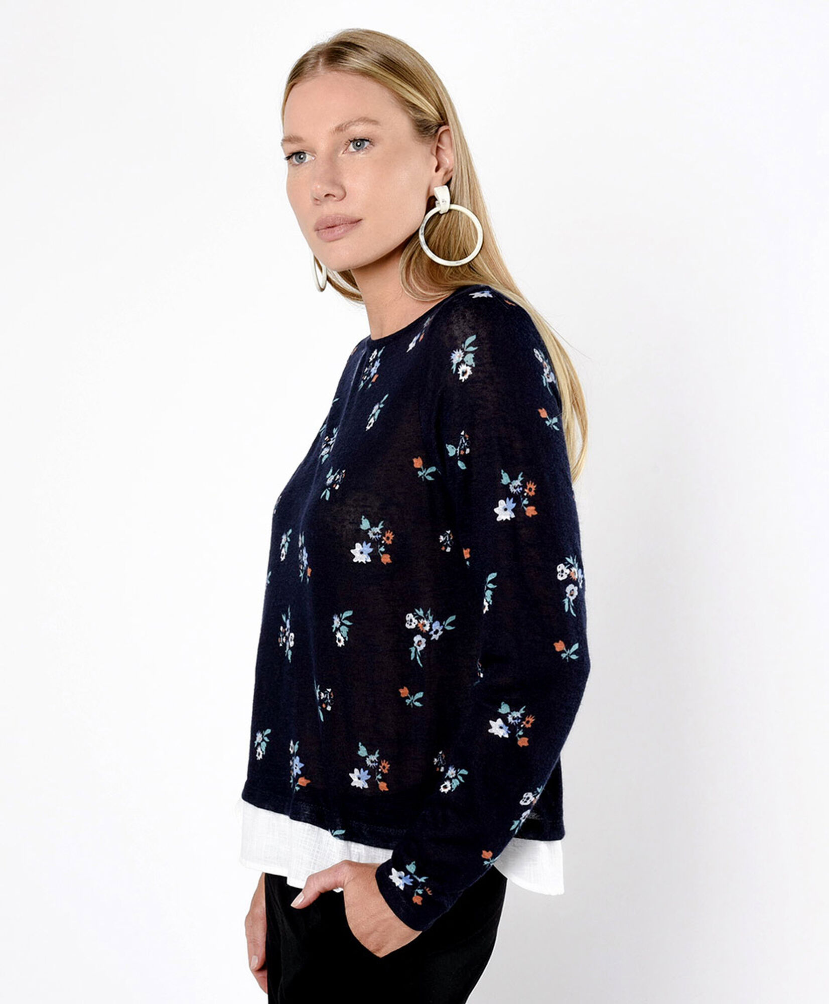 Polera mujer floreada con basta Polera mujer floreada con basta