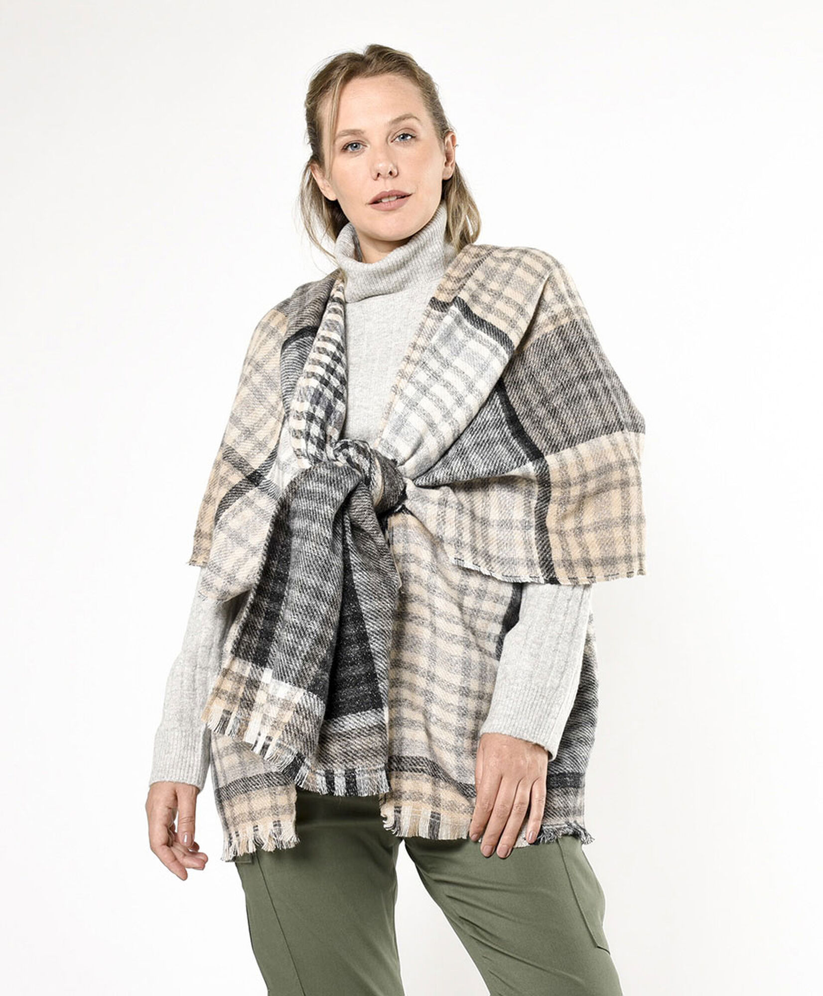 Poncho mujer cuadros brillos Poncho mujer cuadros brillos