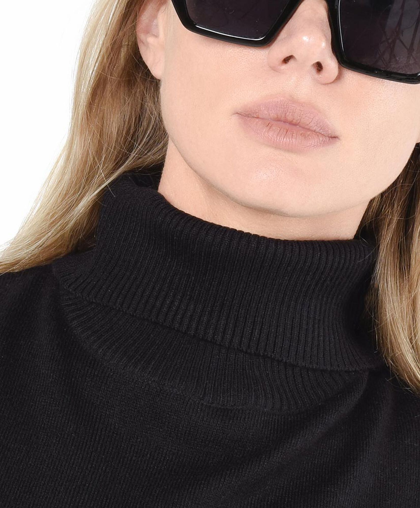 Sweater mujer cuello alto sin mangas Sweater mujer cuello alto sin mangas