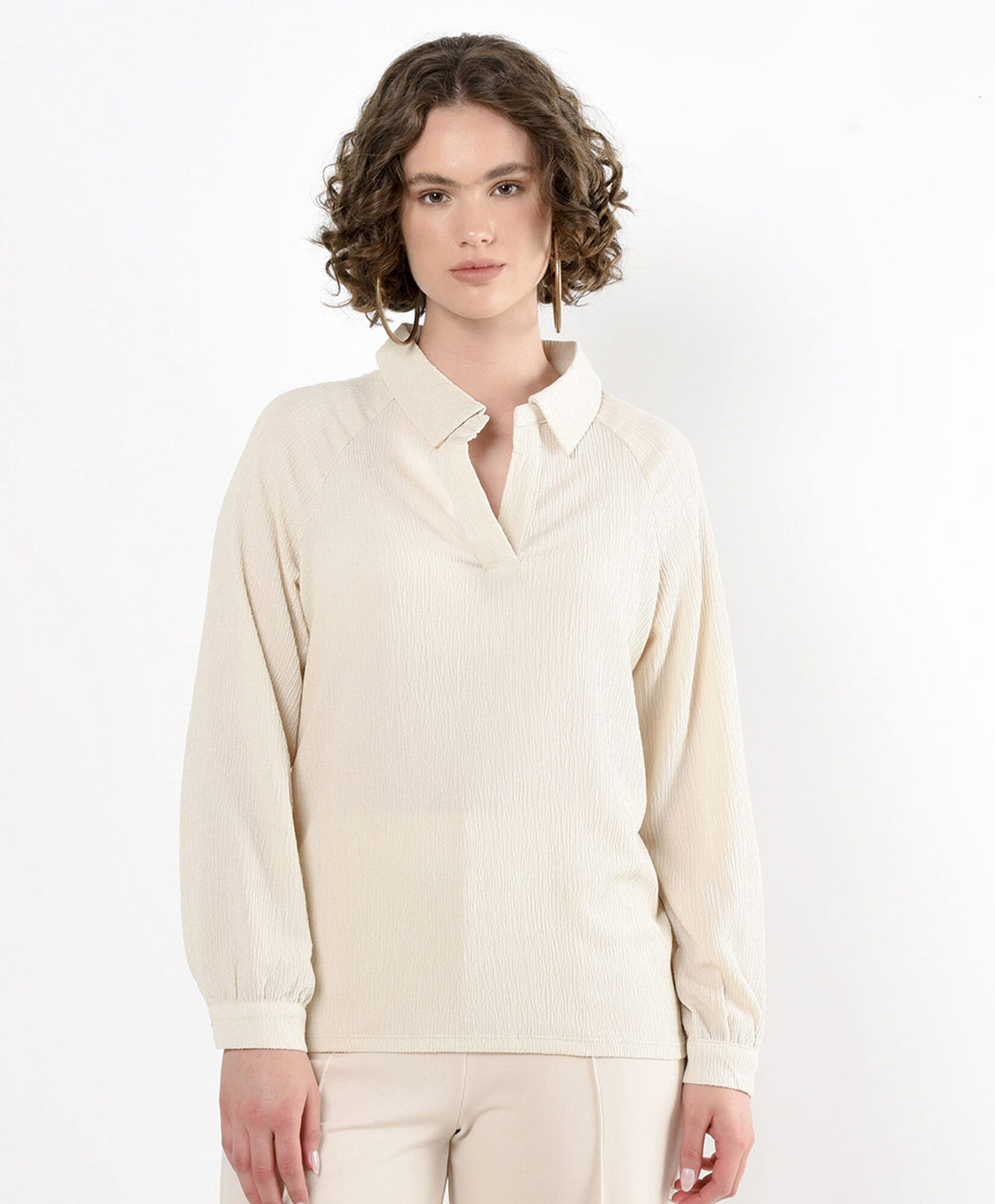 Blusa mujer texturizada con cuello Blusa mujer texturizada con cuello