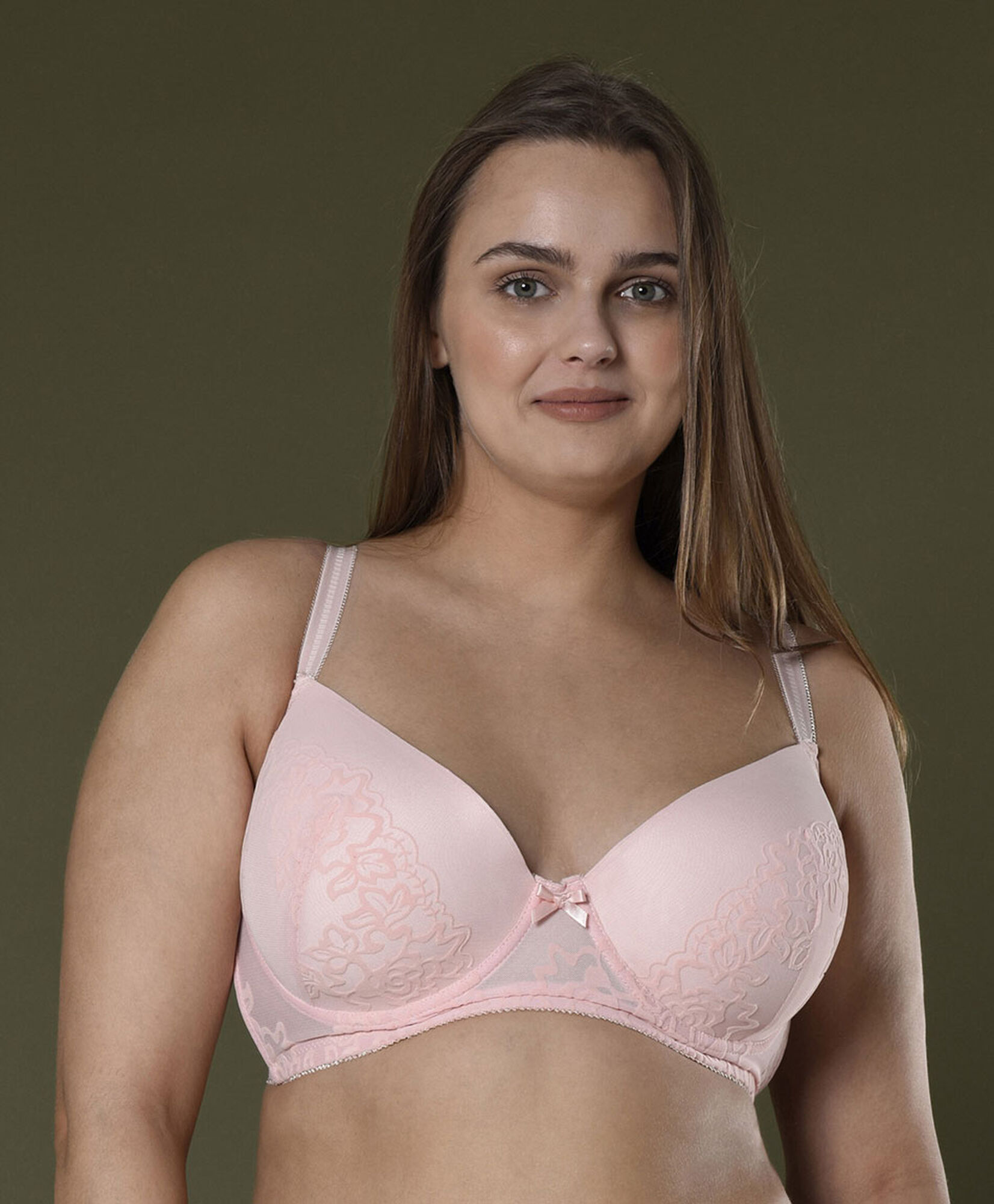 Sostén mujer liso con encajes Sostén mujer liso con encajes