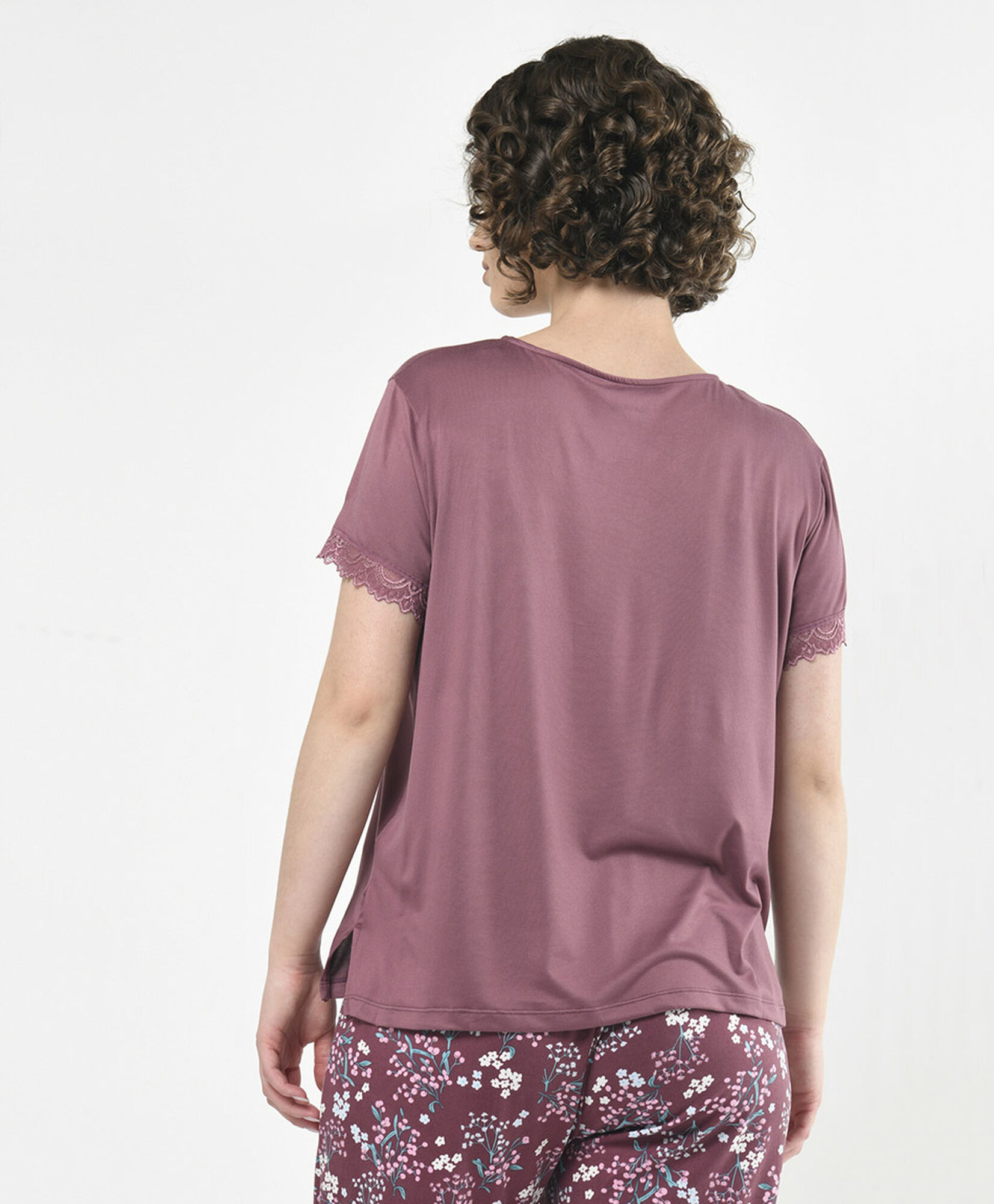 Pijama mujer encaje floreado Pijama mujer encaje floreado