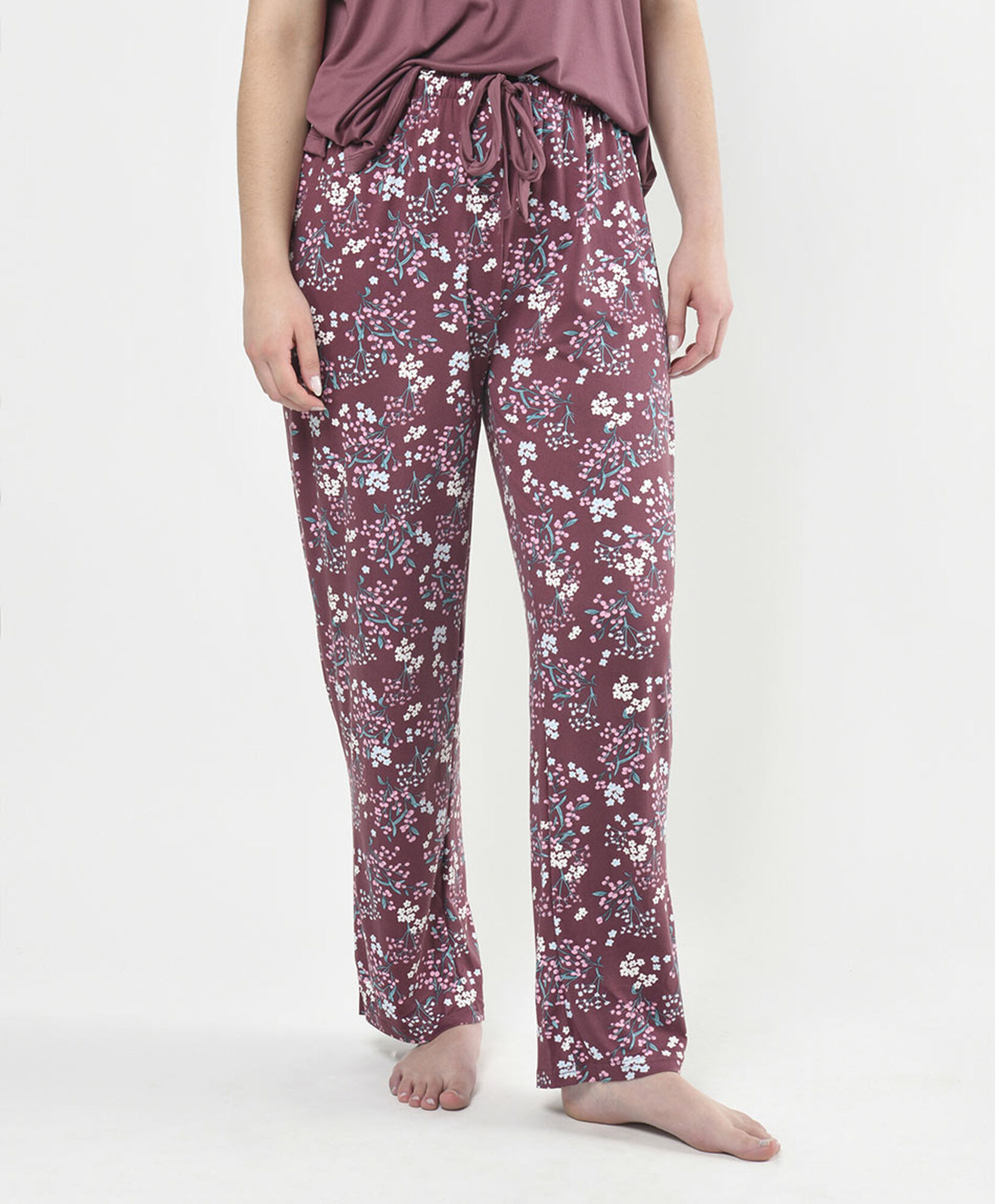Pijama mujer encaje floreado Pijama mujer encaje floreado
