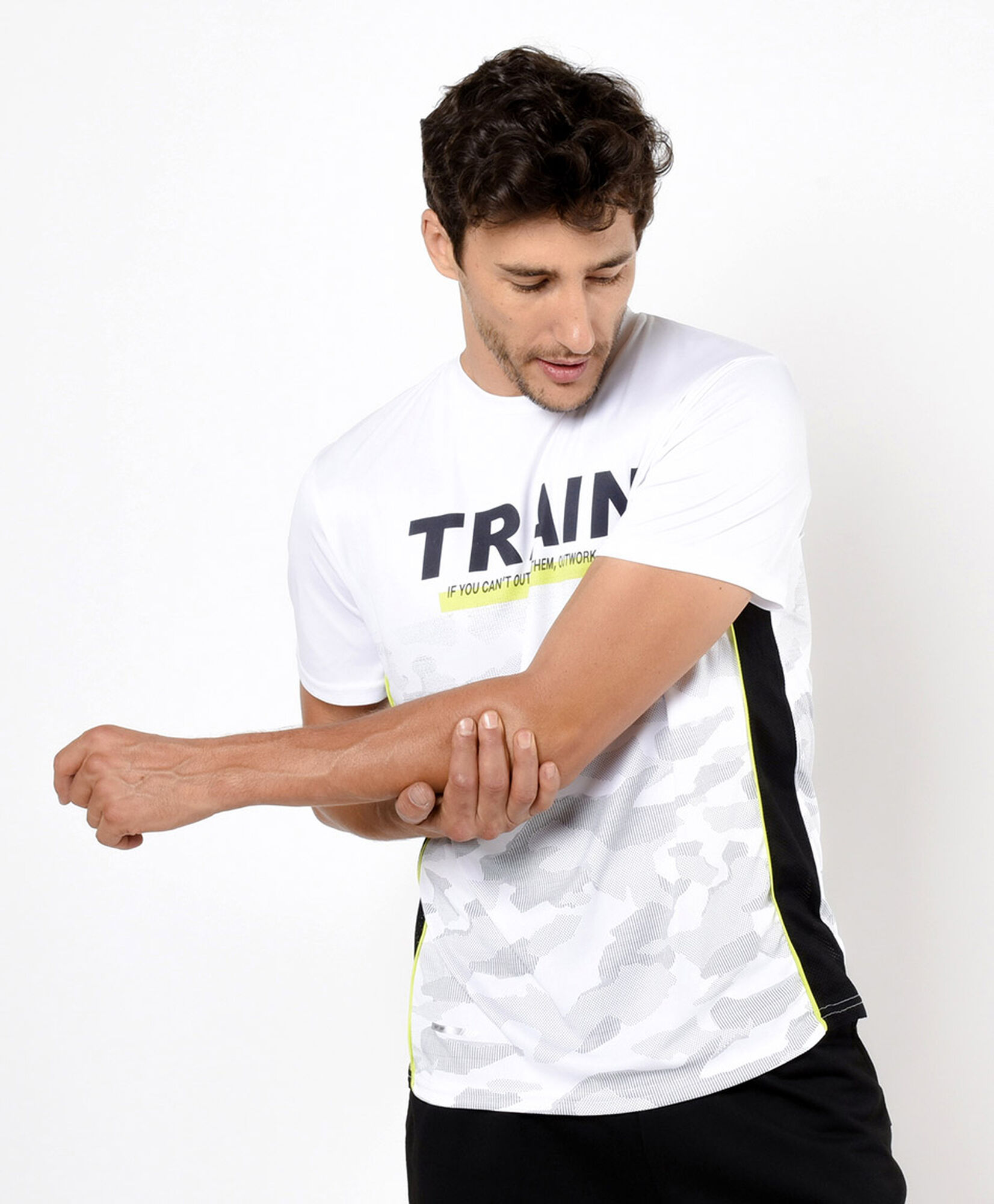 Polera deportiva hombre camuflaje Polera deportiva hombre camuflaje