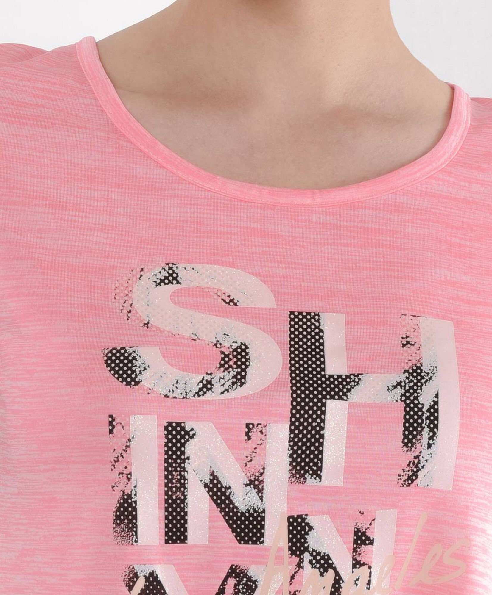 Polera deportiva mujer sustentable espalda abierta Polera deportiva mujer sustentable espalda abierta