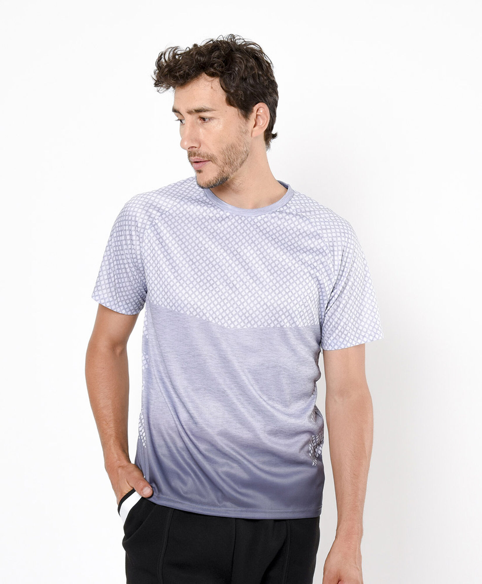 Polera deportiva hombre degradé rombos Polera deportiva hombre degradé rombos