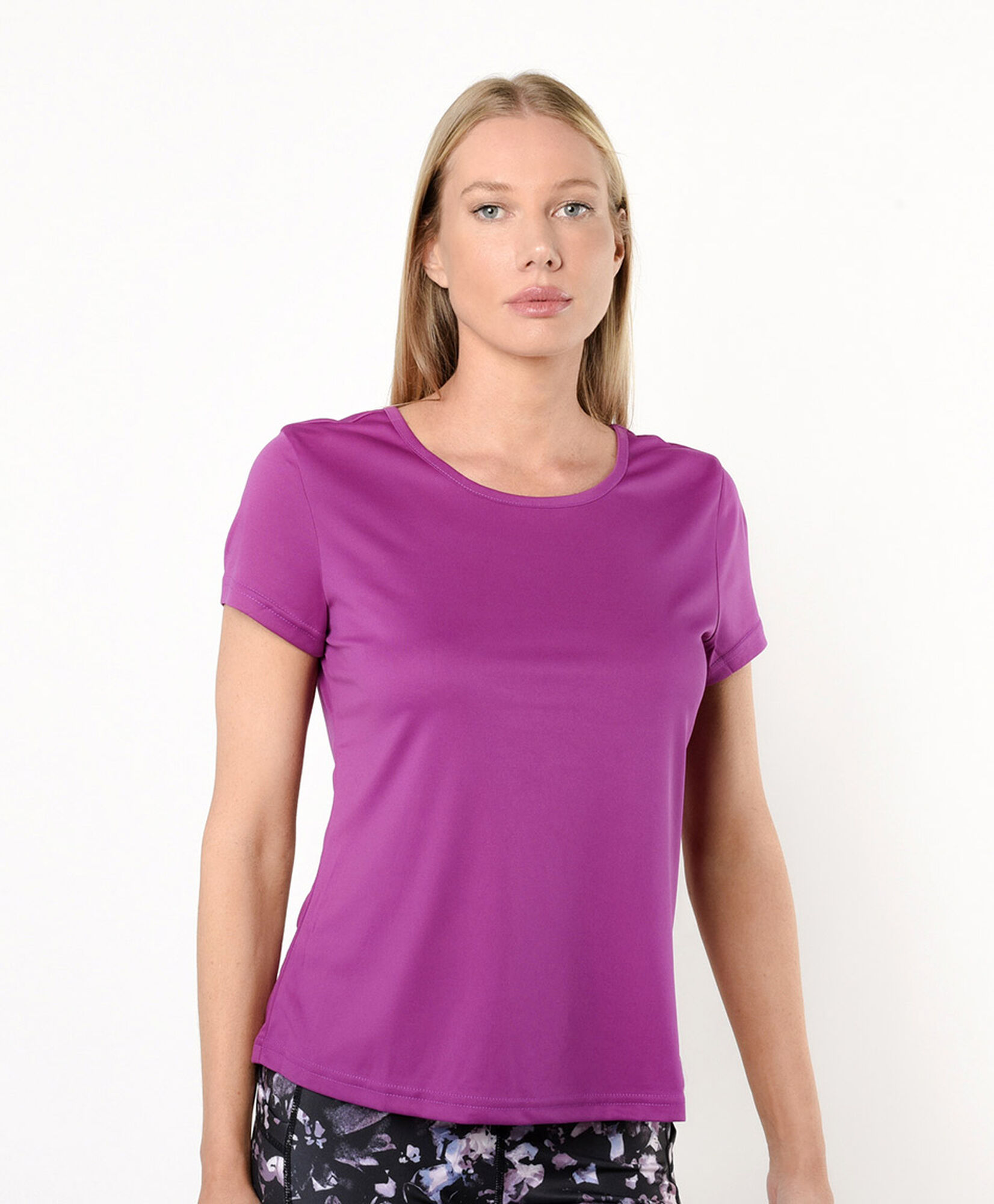 Polera deportiva mujer lisa cruzada en espalda Polera deportiva mujer lisa cruzada en espalda