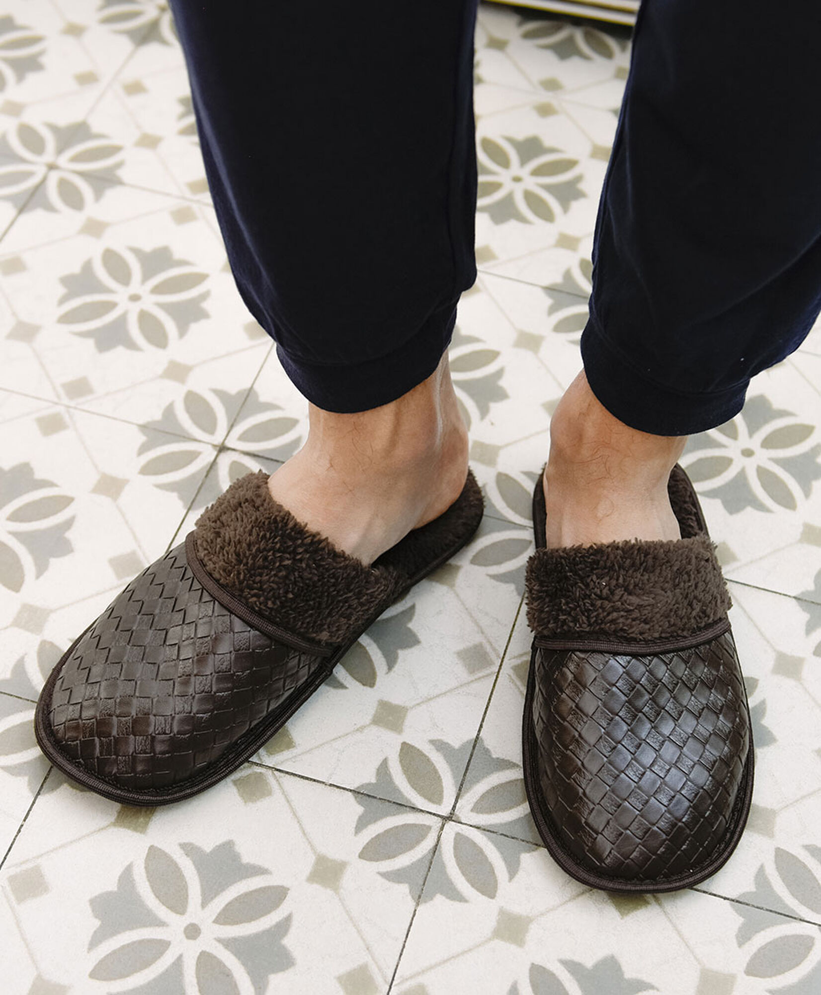 Pantufla hombre cuerina chiporro Pantufla hombre cuerina chiporro