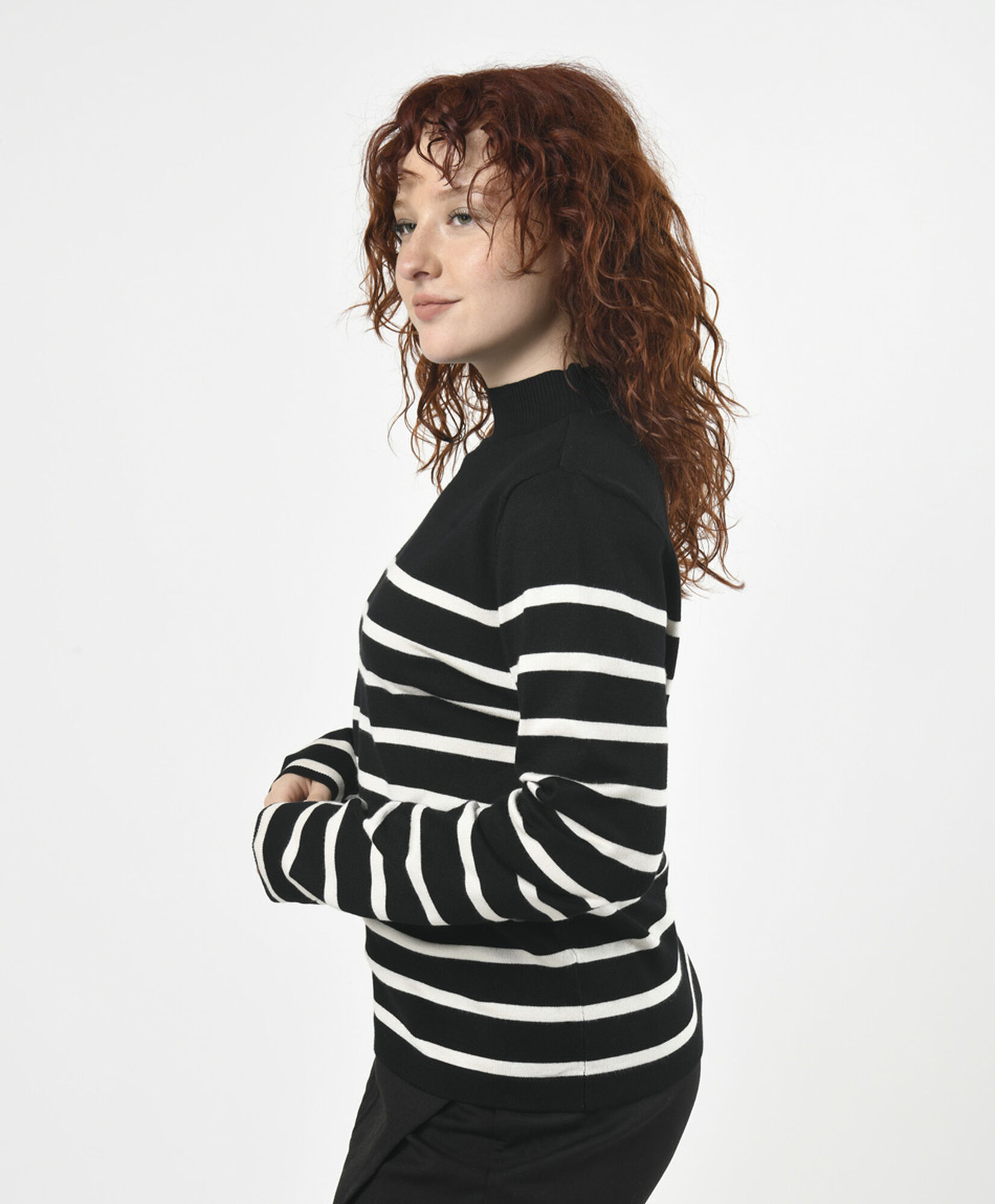Sweater mujer líneas bicolor cuello perkins Sweater mujer líneas bicolor cuello perkins